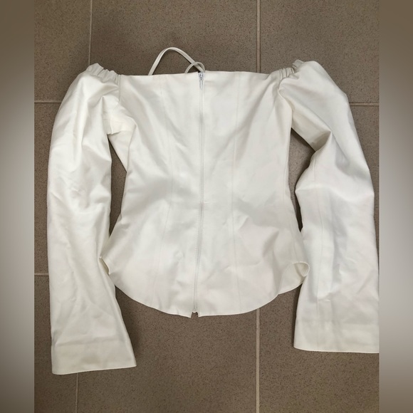 Orseund iris design white off shoulder top - Picture 6 of 10